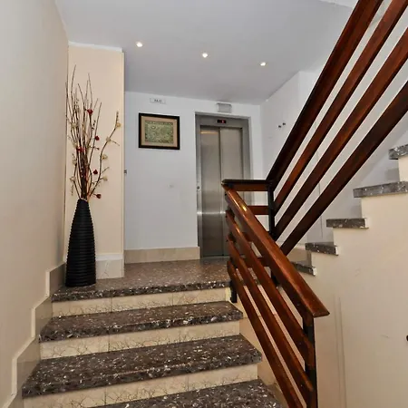 Apartment Tango *